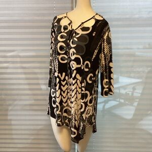 Black and White Patterned Tunic Top